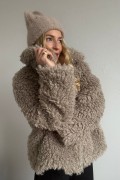 Lama_taupe.jpg
