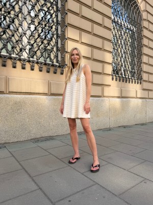 SUKIENKA LIVIA